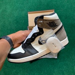 Air Jordan 1 Retro High Dark Mocha 100% Authentic